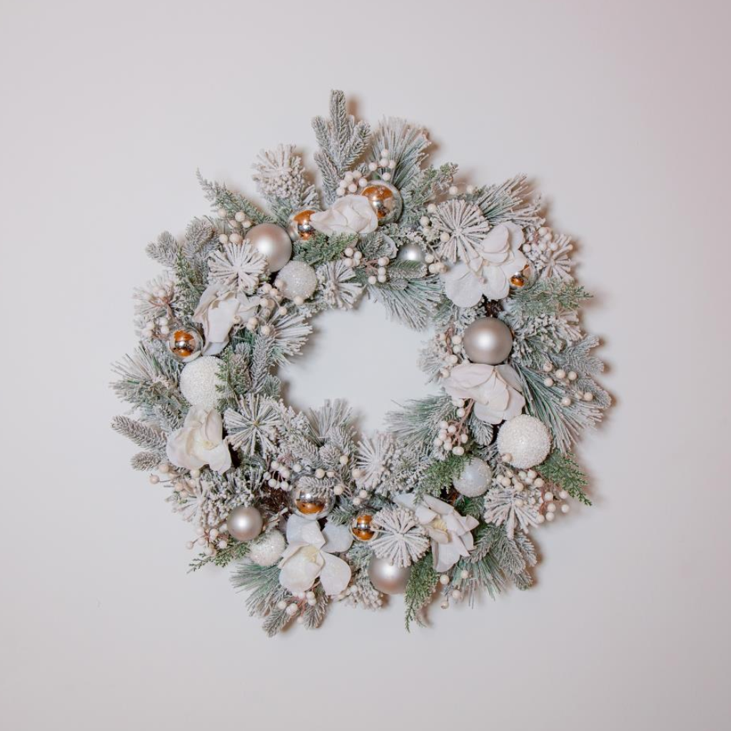 30" White Mixed Wreath Y42.C2460 Elmes Mulligans of Ballaghaderreen