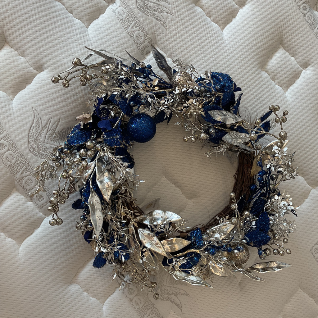 58cm Gold Wreath with Blue Baubles Shatchi 232560 Mulligans of Ballaghaderreen