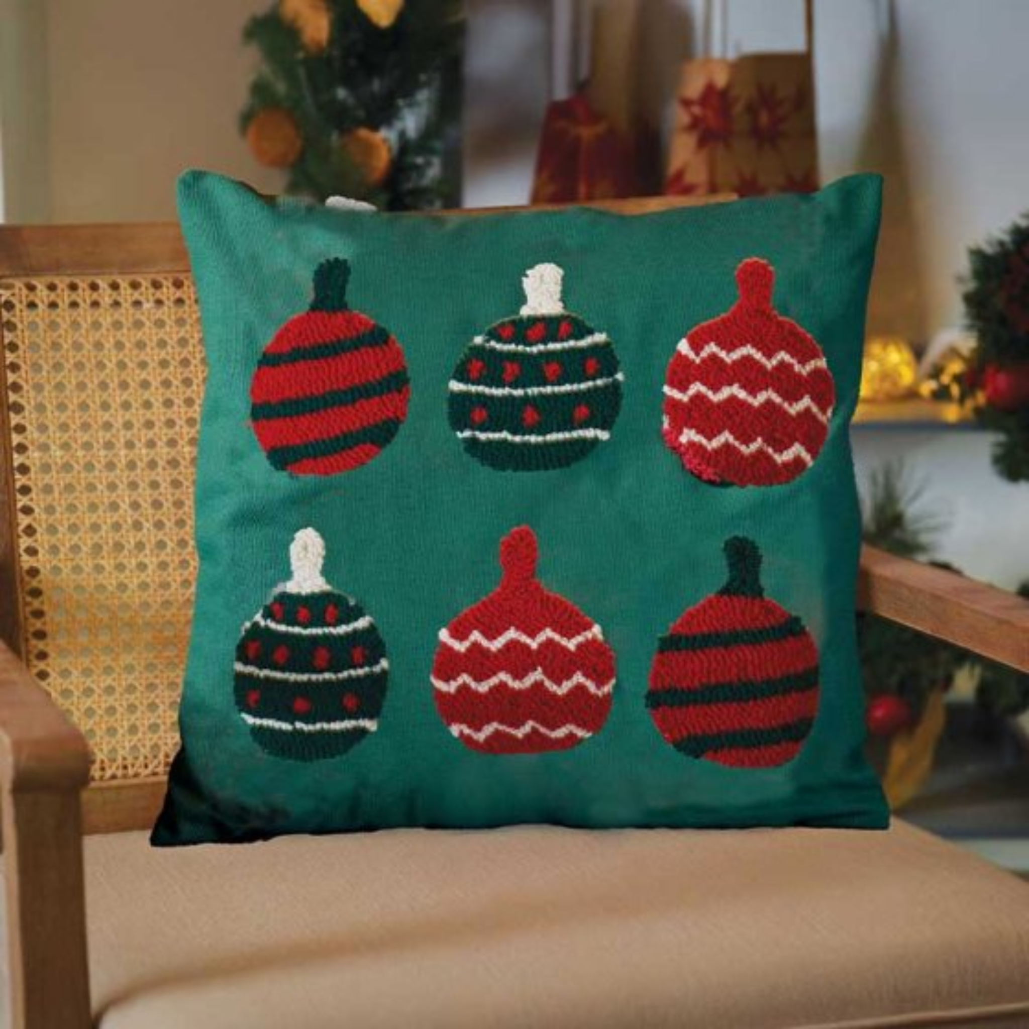 Bauble Cushion 2525205 Smart Garden Christmas Mulligans of Ballaghaderreen