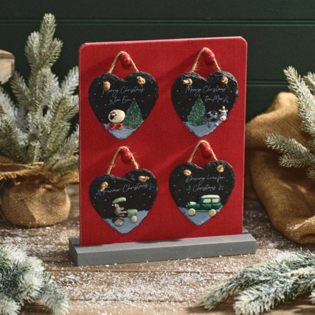 Christmas on the Farm Heart Slate Hangers 7XA300 Richard Langs Mulligans of Ballaghaderreen