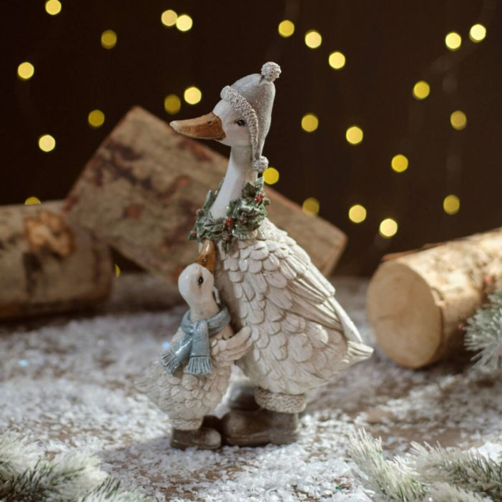 Duck with Duckling Figurine 7XA218 Richard Langs Mulligans of Ballaghaderreen