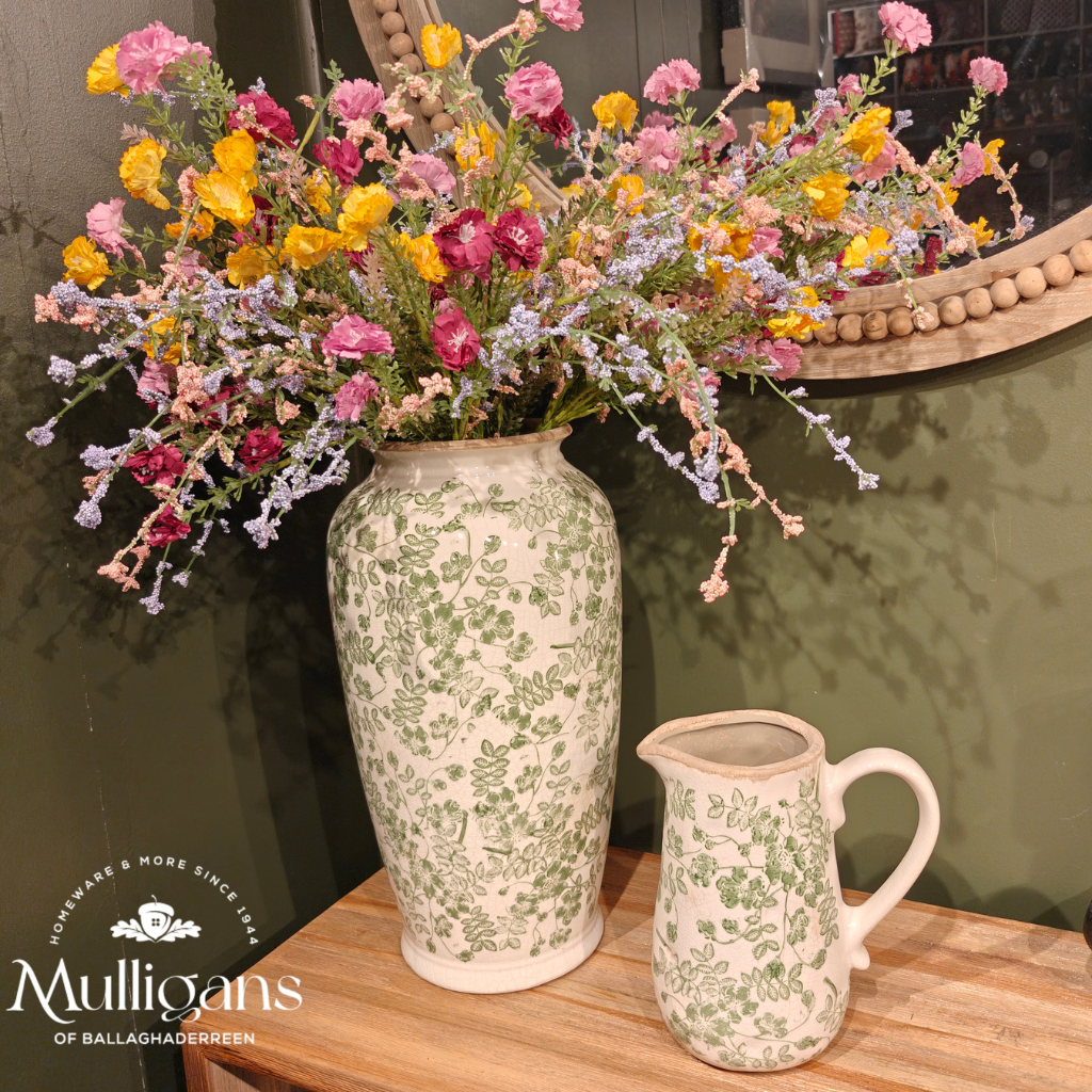 Green and White Ceramic Flower Vase Y32.61174 Harold Elmes Mulligans of Ballaghaderreen