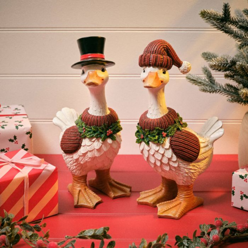Hollies And Berries Large Mr And Mrs Duck With Hats Resin Ornament 7XH120 Richard Lang  Mulligans of Ballaghaderreen