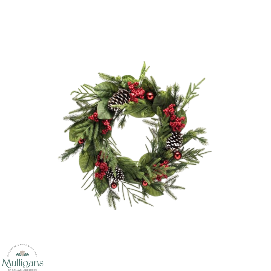 The Grange Collection Christmas Wreath with Berries XM8 Mulligans of Ballaghaderreen