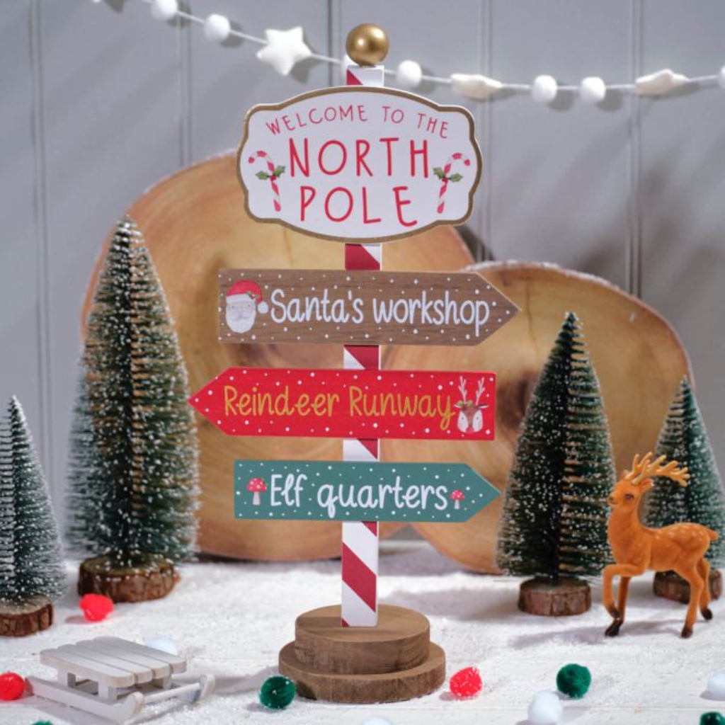 North Pole Wooden Sign Pole 8XA490 Richard Langs Mulligans of Ballaghaderreen