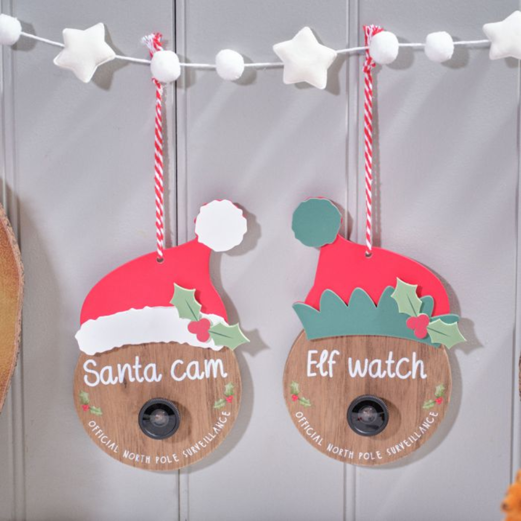 Santa and Elf Surveillance Cam 8XA486 Richard Langs Mulligans of Ballaghaderreen
