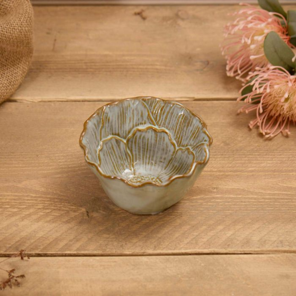 Stoneware Green Flower Scalloped Bowl 7EW210 Richard Langs Mulligans of Ballaghaderreen